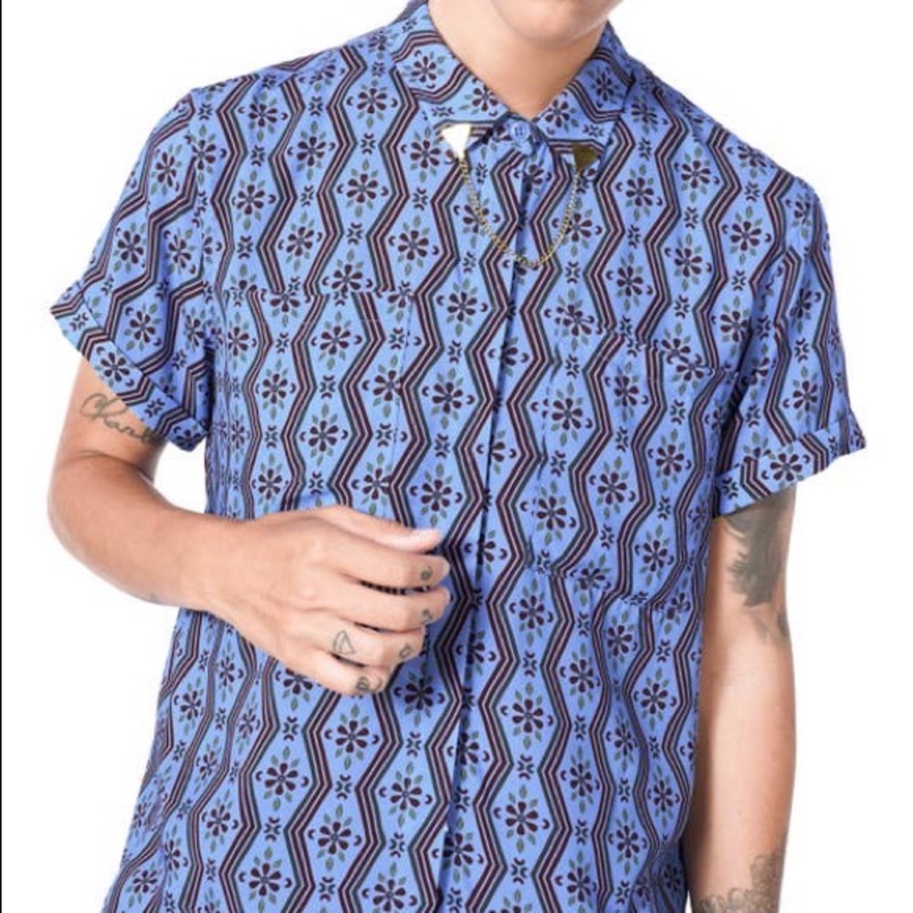 Wildfang The Empower Geometric Blue Button Down Shirt Large